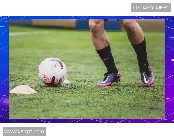 足球明星球鞋模型的设计与创新探索及其对球迷文化的影响分析 足球明星球鞋模型的设计与创新探索及其对球迷文化的影响分析